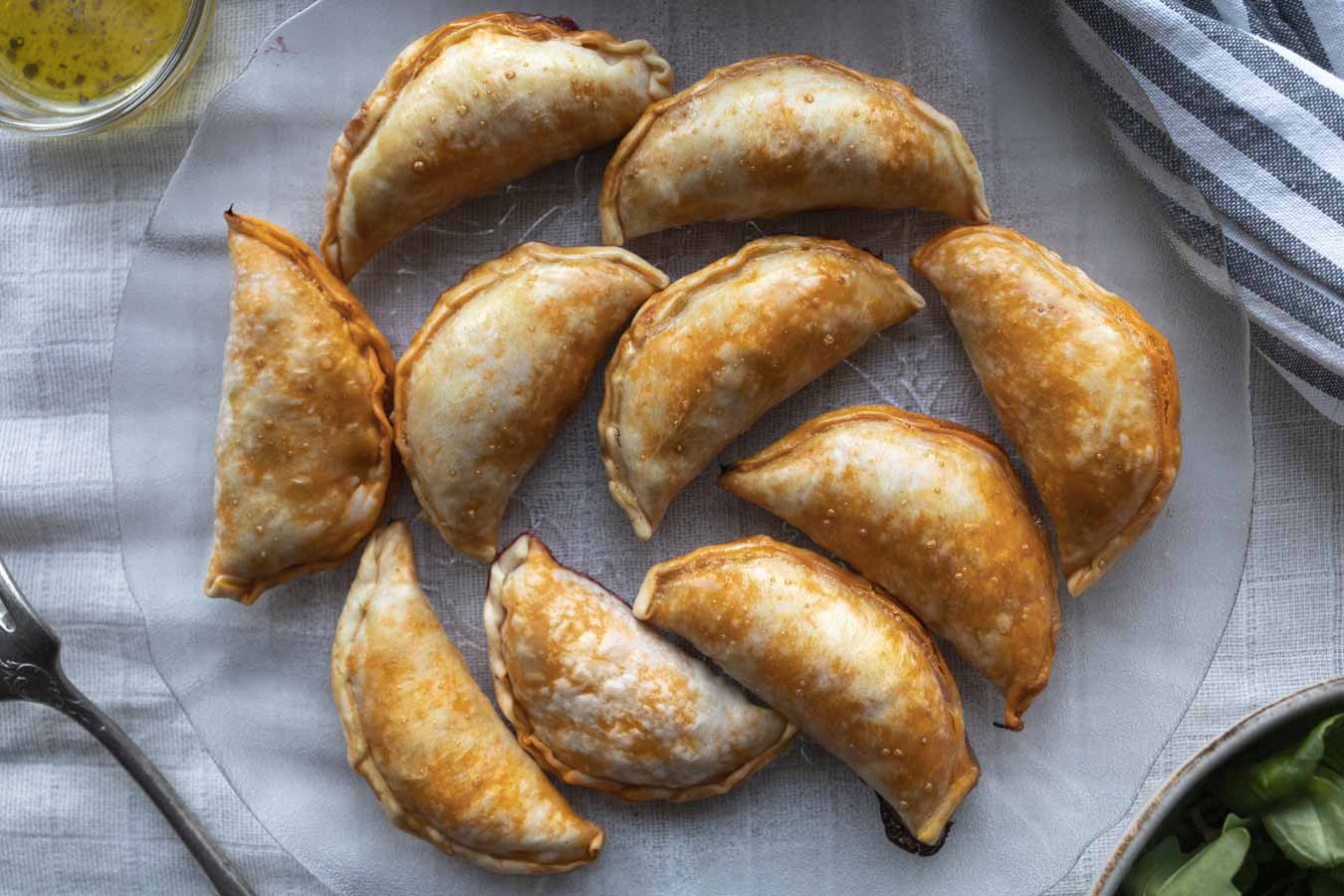 Receta de empanadillas de carne de buey caseras y fáciles al horno